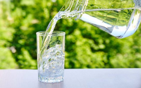Trước khi đi ngủ nên uống gì để giúp đốt cháy mỡ bụng?